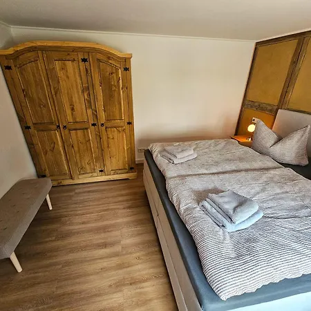 Kleine Bergstrasse 2 - Haus 2 * Tanne